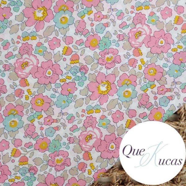 LIBERTY BETSY CUPCAKE