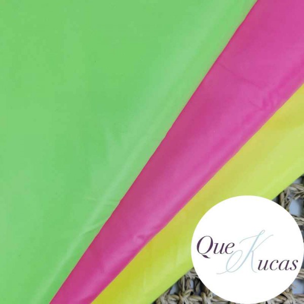FORRO IMPERMEABLE ROSA FLÚOR